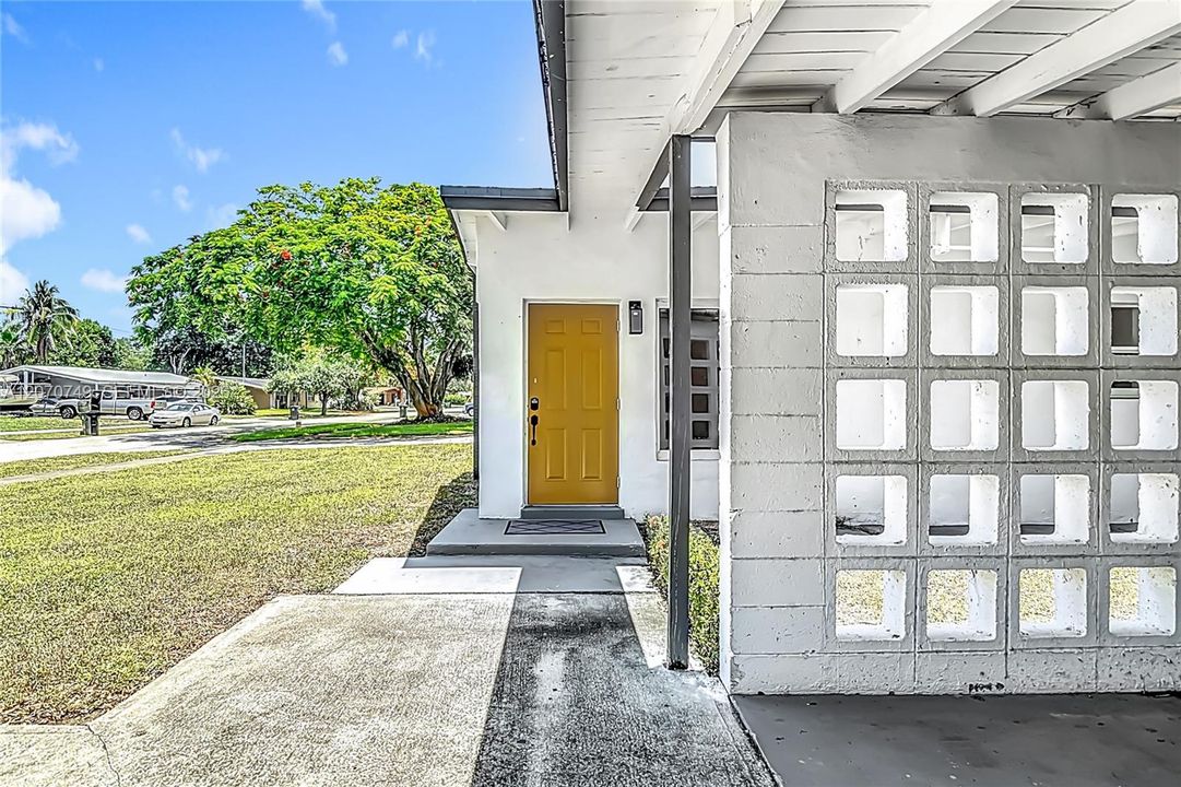 En Venta: $535,000 (3 camas, 2 baños, 1238 Pies cuadrados)
