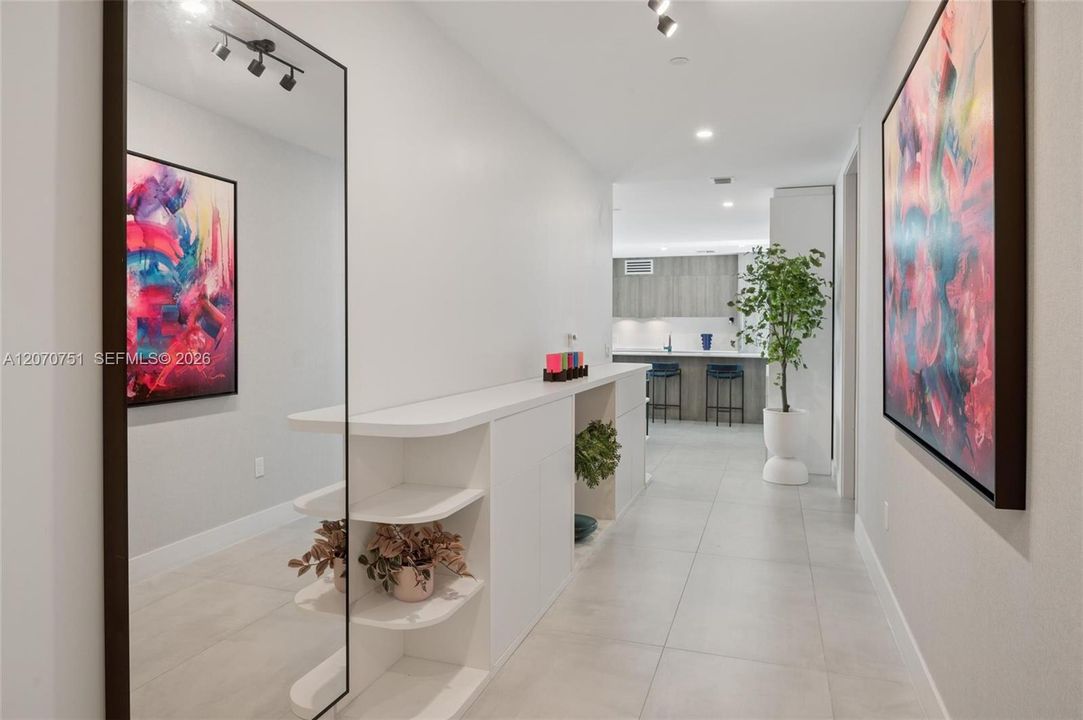 For Rent: $9,500 (3 beds, 3 baths, 2100 Square Feet)