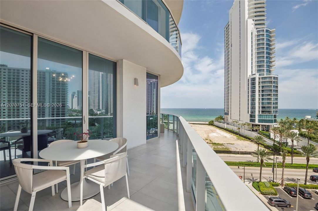 For Rent: $9,500 (3 beds, 3 baths, 2100 Square Feet)