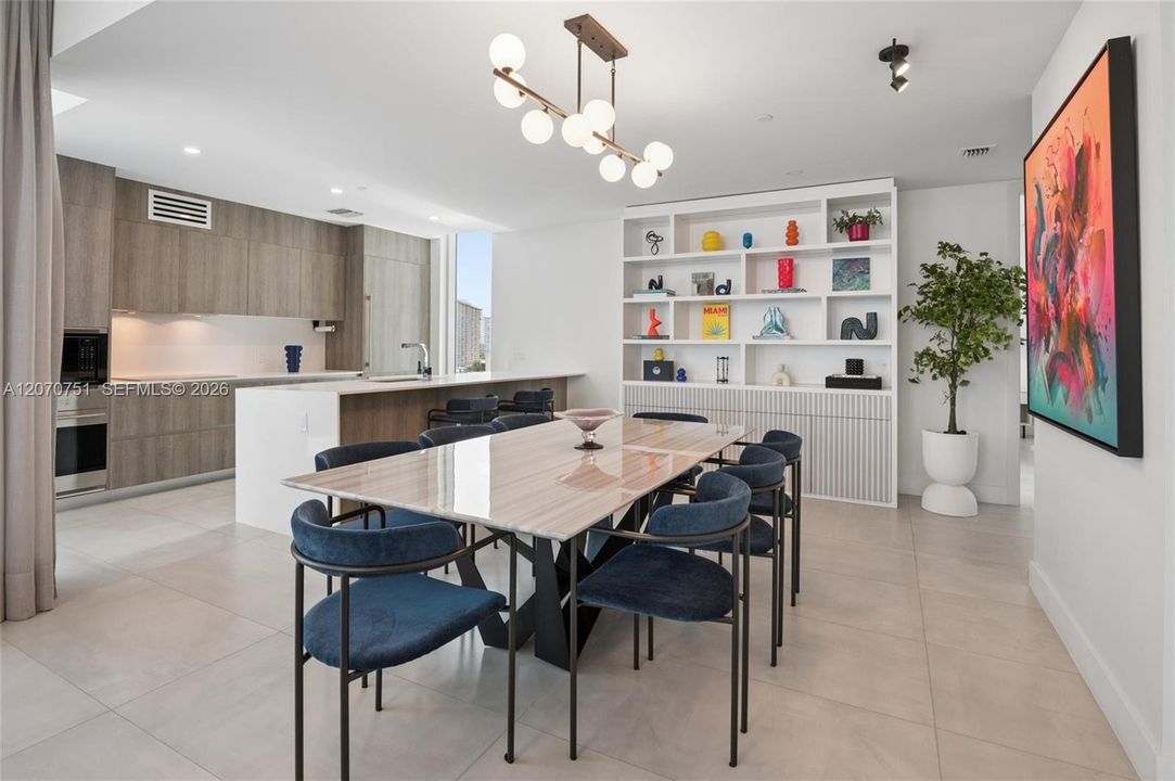 For Rent: $9,500 (3 beds, 3 baths, 2100 Square Feet)