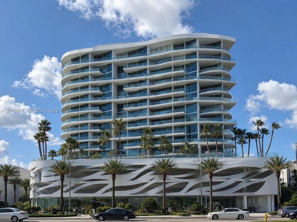 For Rent: $9,500 (3 beds, 3 baths, 2100 Square Feet)