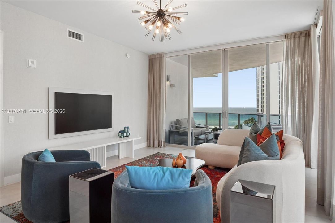For Rent: $9,500 (3 beds, 3 baths, 2100 Square Feet)