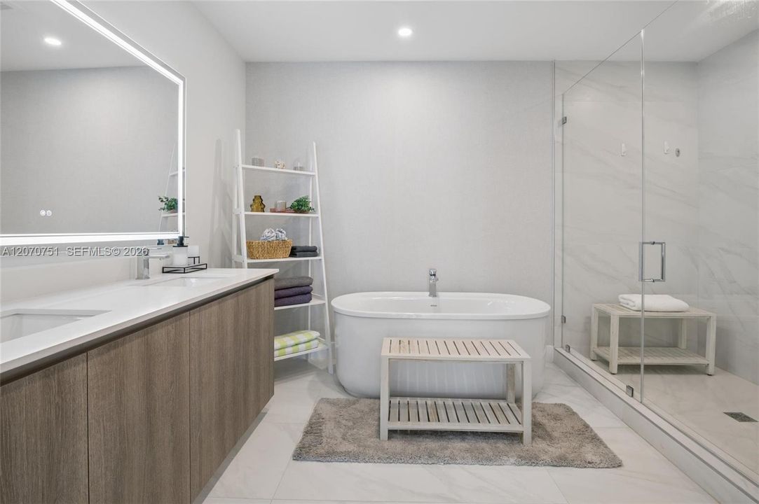 For Rent: $9,500 (3 beds, 3 baths, 2100 Square Feet)