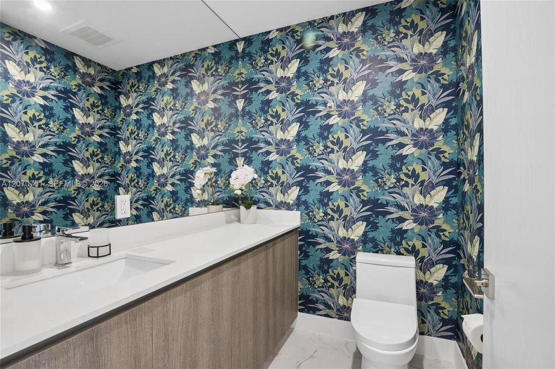 For Rent: $9,500 (3 beds, 3 baths, 2100 Square Feet)