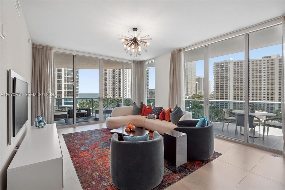 For Rent: $9,500 (3 beds, 3 baths, 2100 Square Feet)