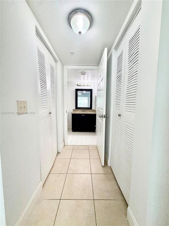 В аренду: $2,250 (2 спален, 2 ванн, 1060 Квадратных фут)