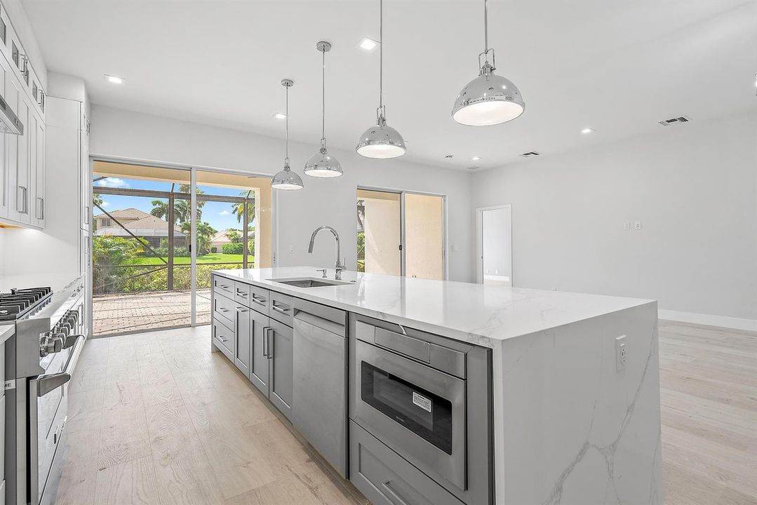 10918 Grande Blvd-17