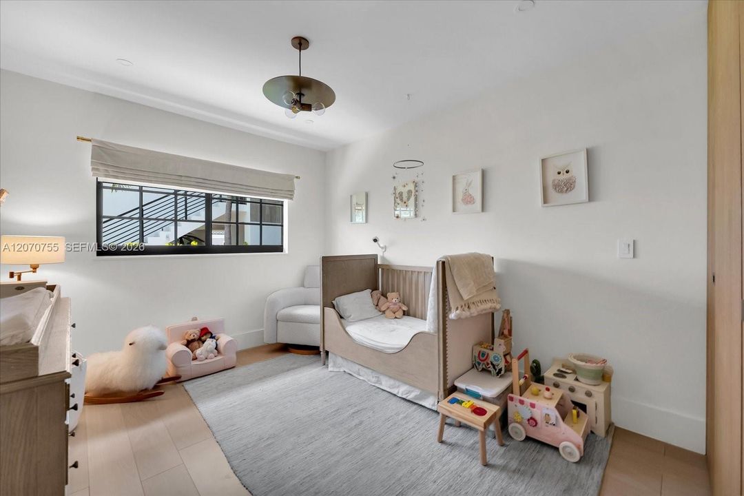 For Rent: $28,000 (4 beds, 3 baths, 2801 Square Feet)