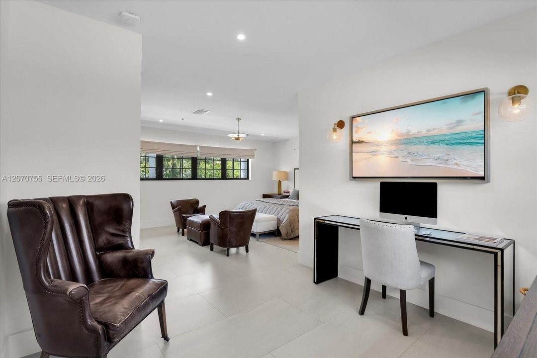 For Rent: $28,000 (4 beds, 3 baths, 2801 Square Feet)
