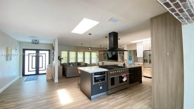 For Rent: $6,800 (4 beds, 2 baths, 2537 Square Feet)