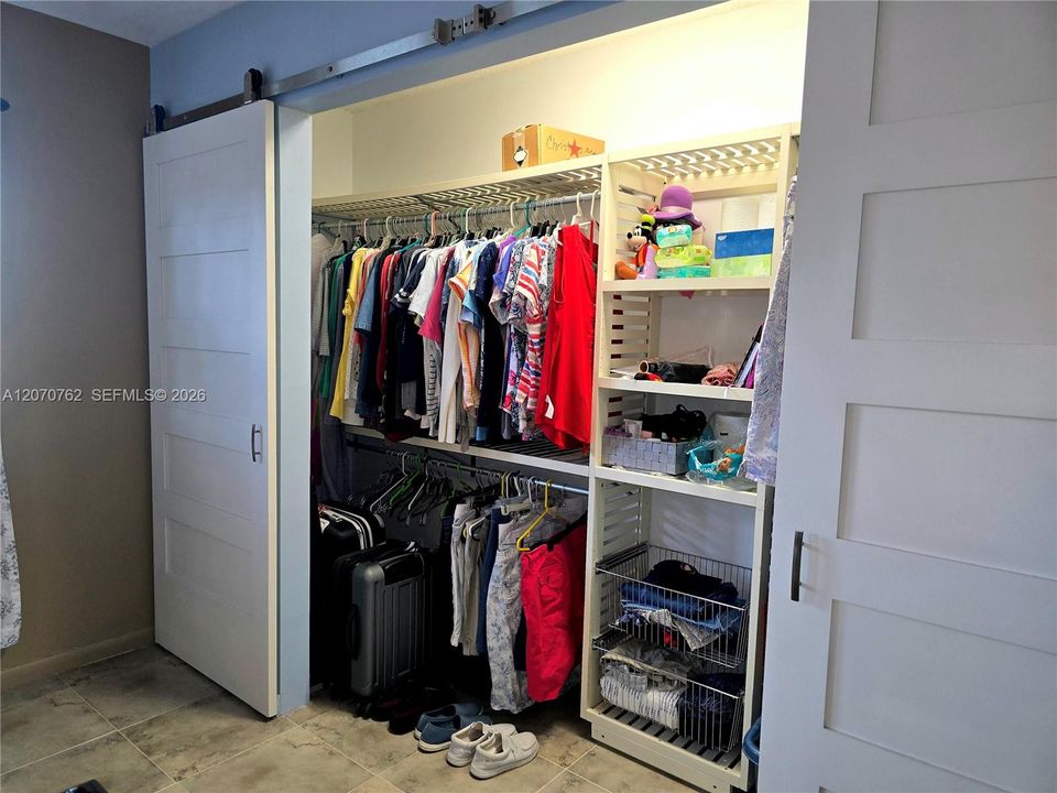 For Sale: $130,000 (2 beds, 2 baths, 944 Square Feet)