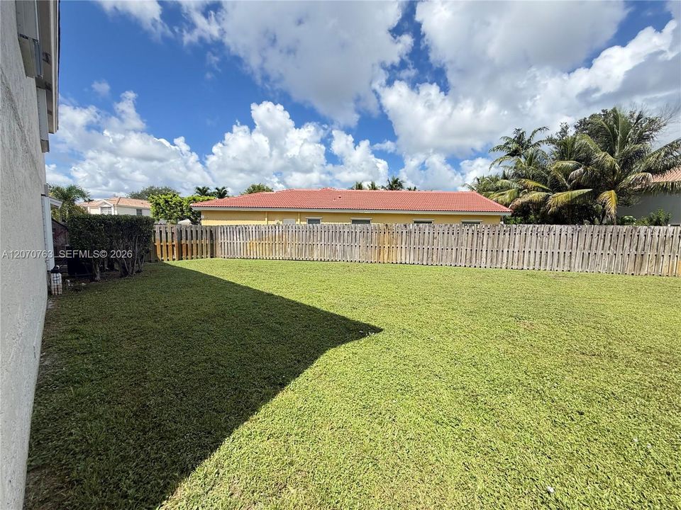 En Venta: $509,900 (4 camas, 3 baños, 2721 Pies cuadrados)