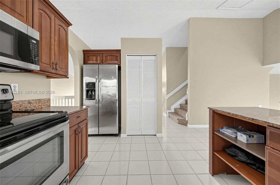 For Sale: $509,900 (4 beds, 3 baths, 2721 Square Feet)