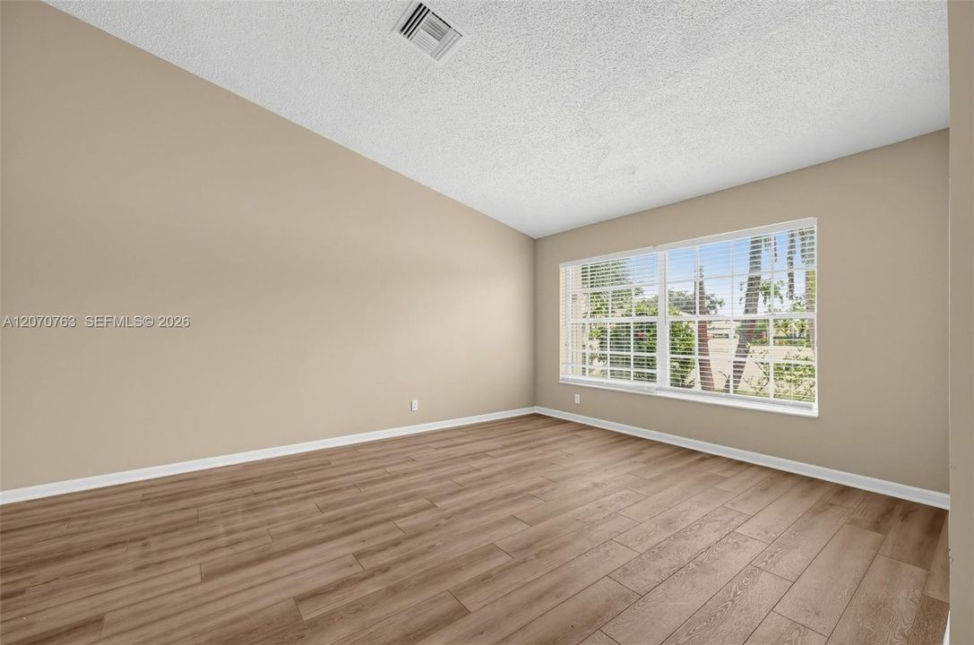 For Sale: $509,900 (4 beds, 3 baths, 2721 Square Feet)