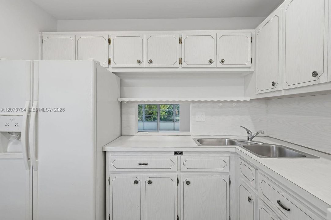 For Rent: $1,750 (1 beds, 1 baths, 790 Square Feet)