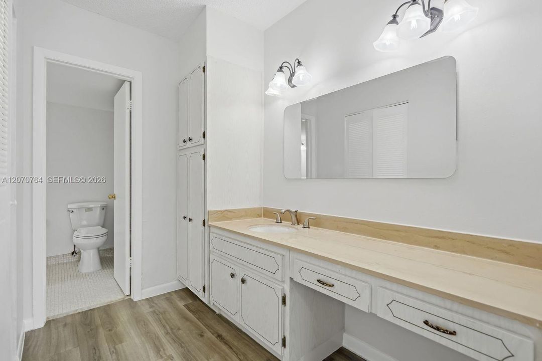 For Rent: $1,750 (1 beds, 1 baths, 790 Square Feet)