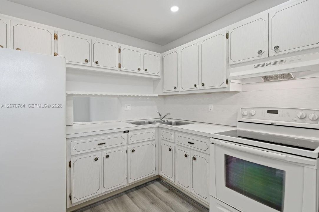 For Rent: $1,750 (1 beds, 1 baths, 790 Square Feet)