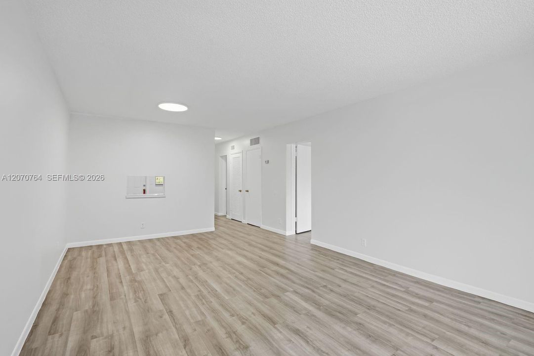 For Rent: $1,750 (1 beds, 1 baths, 790 Square Feet)