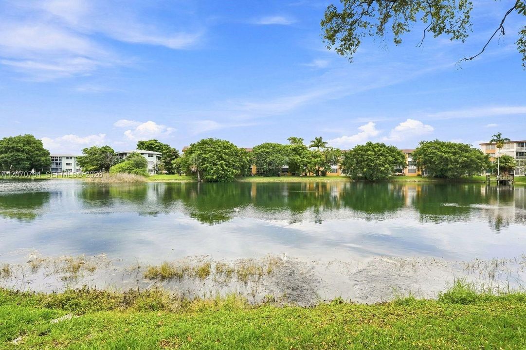 For Rent: $1,750 (1 beds, 1 baths, 790 Square Feet)