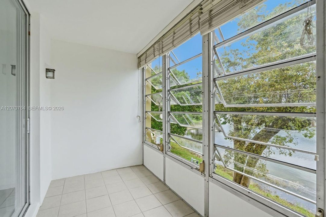 For Rent: $1,750 (1 beds, 1 baths, 790 Square Feet)