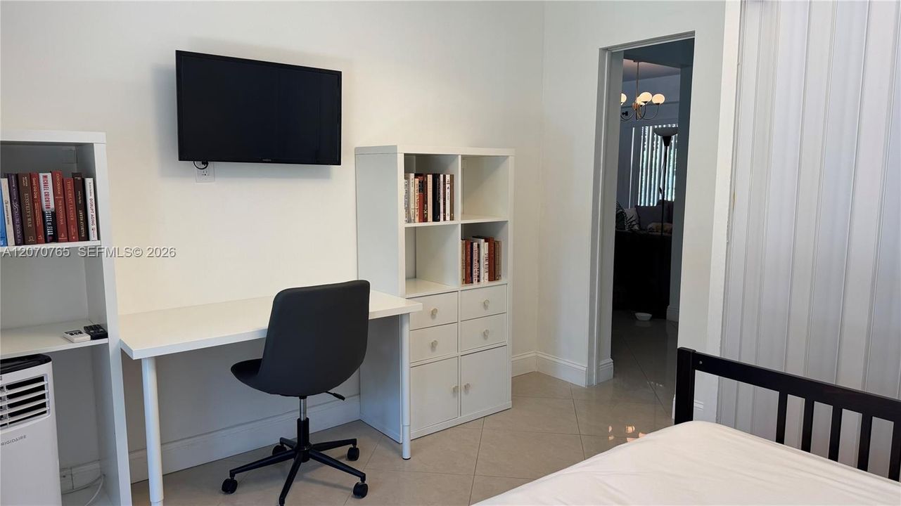 For Rent: $5,900 (3 beds, 3 baths, 1456 Square Feet)
