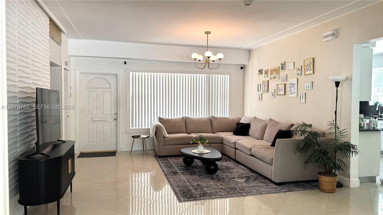 For Rent: $5,900 (3 beds, 3 baths, 1456 Square Feet)