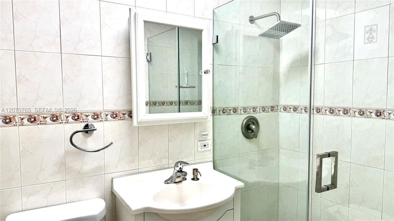 For Rent: $5,900 (3 beds, 3 baths, 1456 Square Feet)