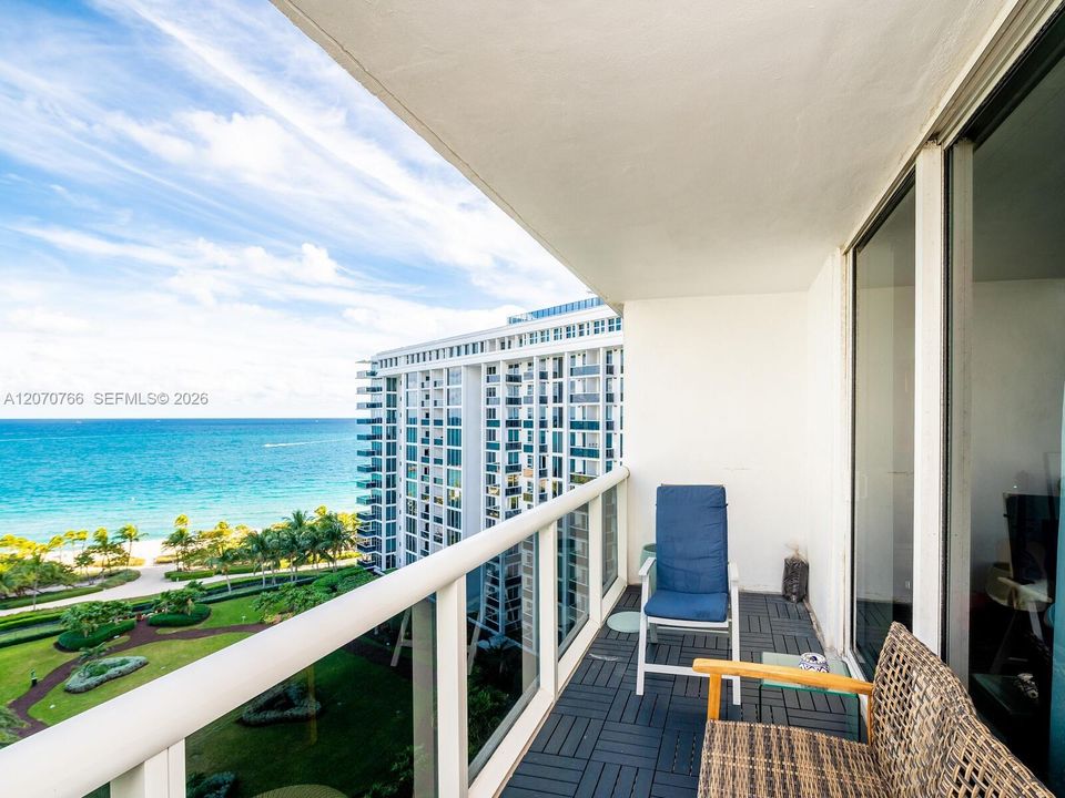 For Rent: $5,500 (2 beds, 2 baths, 1056 Square Feet)