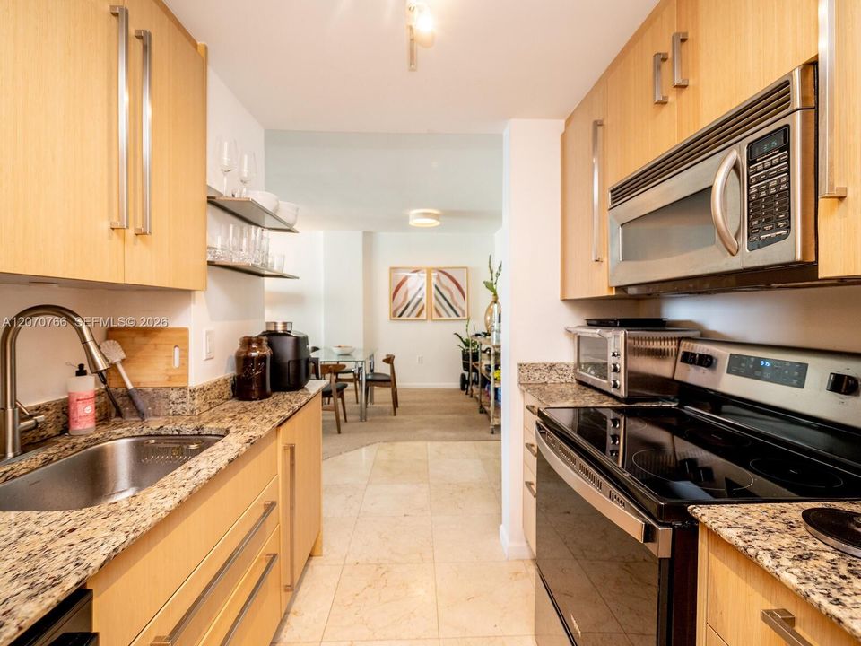 For Rent: $5,500 (2 beds, 2 baths, 1056 Square Feet)