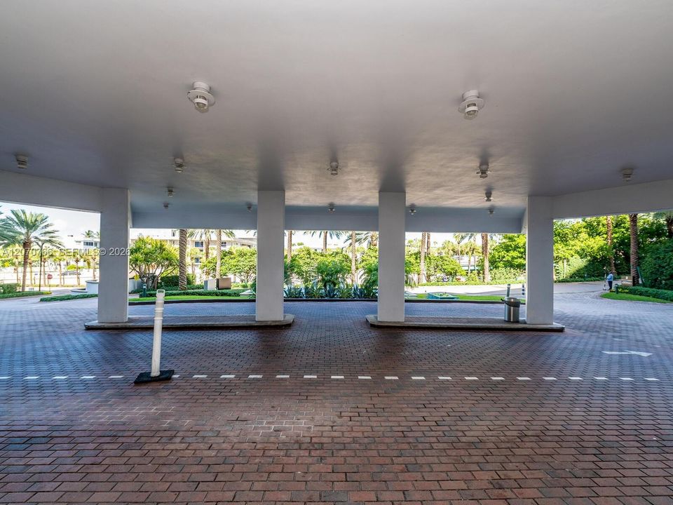 For Rent: $5,500 (2 beds, 2 baths, 1056 Square Feet)