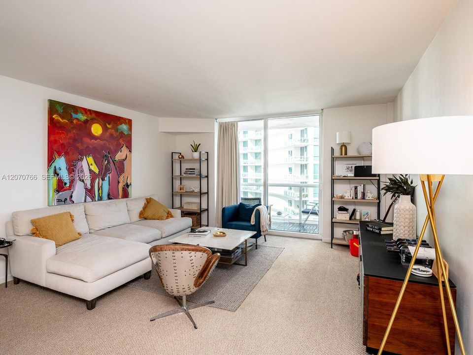 For Rent: $5,500 (2 beds, 2 baths, 1056 Square Feet)
