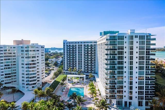 For Rent: $5,500 (2 beds, 2 baths, 1056 Square Feet)