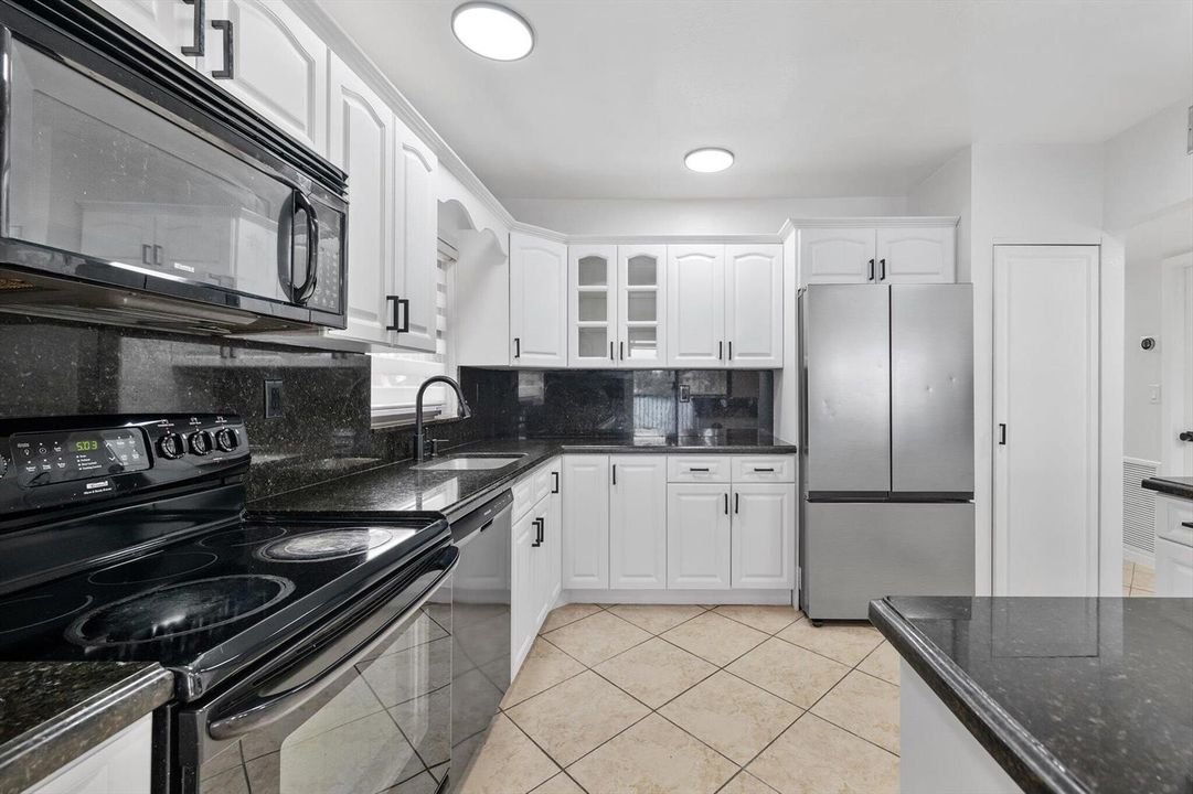 06-740 NE 199 St APT 205G_006