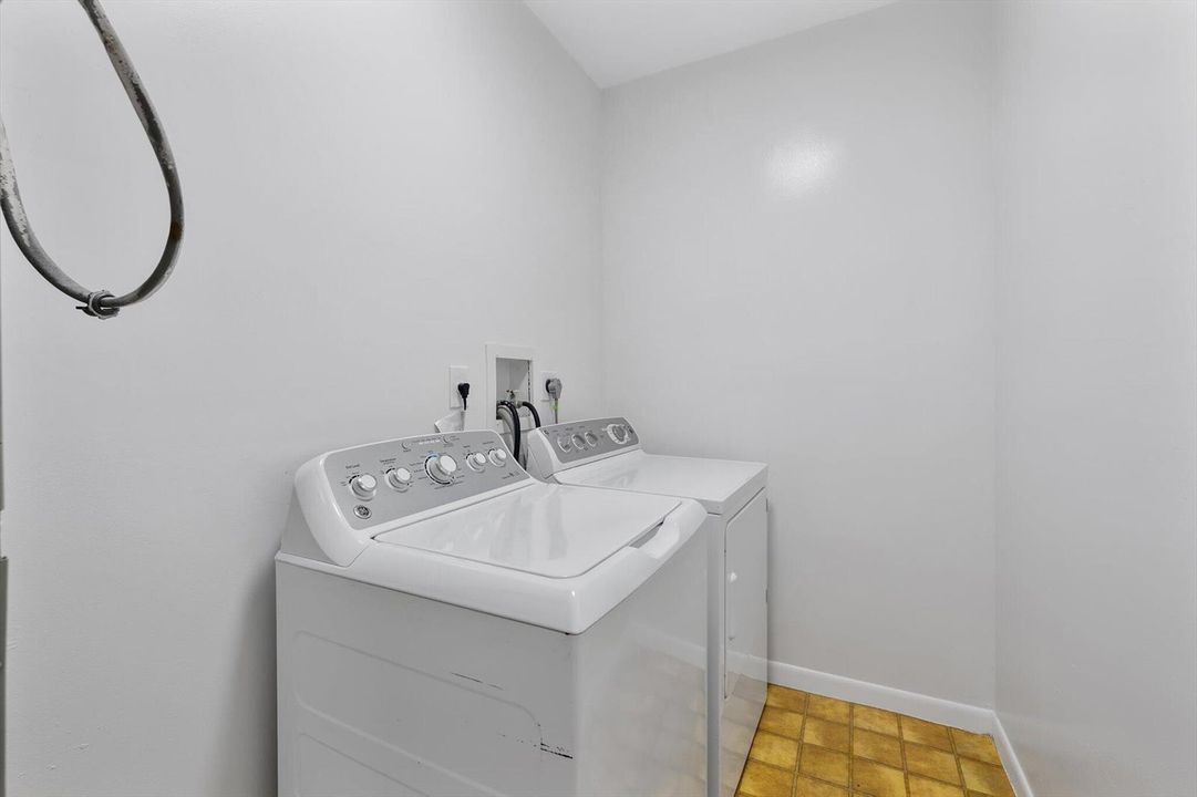 07-740 NE 199 St APT 205G_007