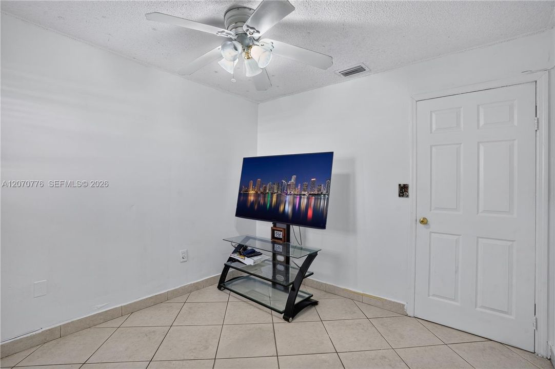 For Sale: $685,000 (3 beds, 2 baths, 2351 Square Feet)
