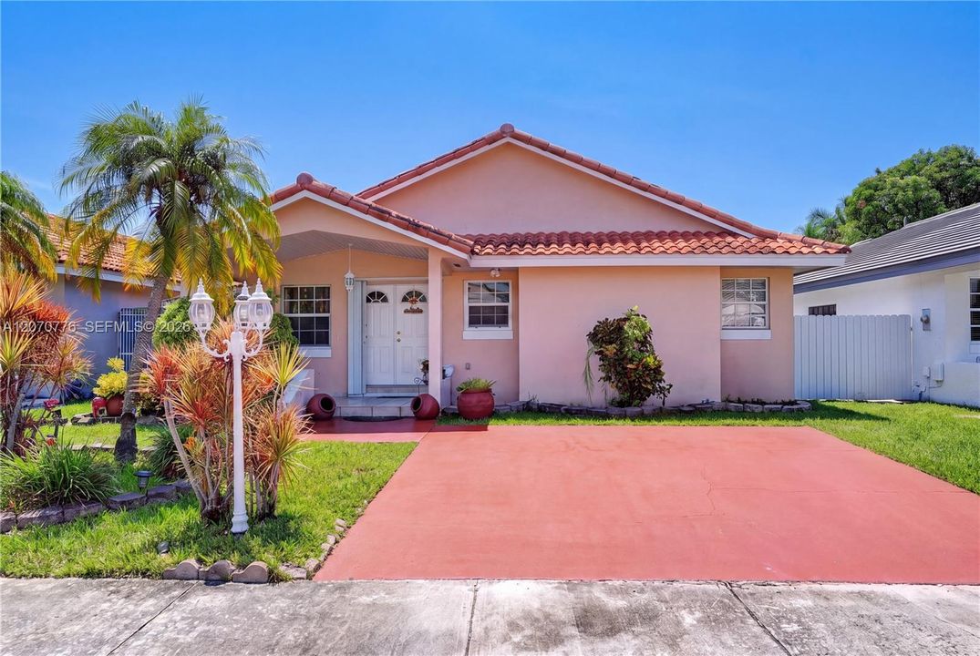 For Sale: $685,000 (3 beds, 2 baths, 2351 Square Feet)