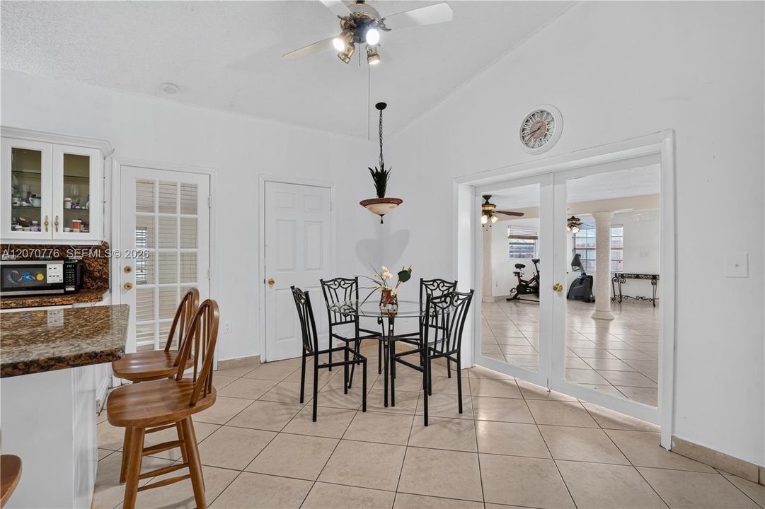 For Sale: $685,000 (3 beds, 2 baths, 2351 Square Feet)
