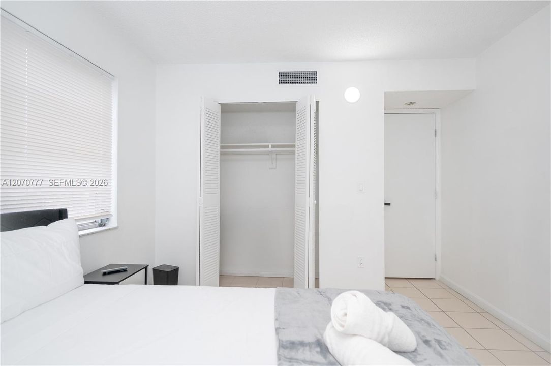 For Rent: $2,850 (3 beds, 2 baths, 910 Square Feet)