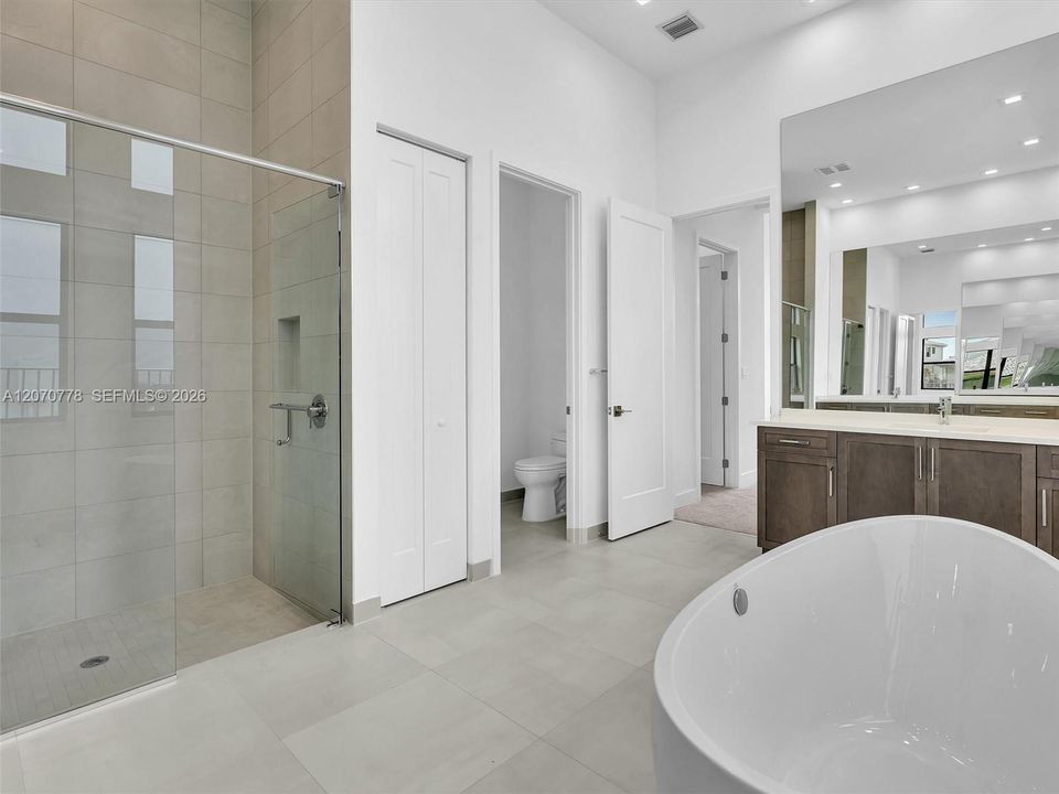For Rent: $6,250 (4 beds, 3 baths, 2491 Square Feet)