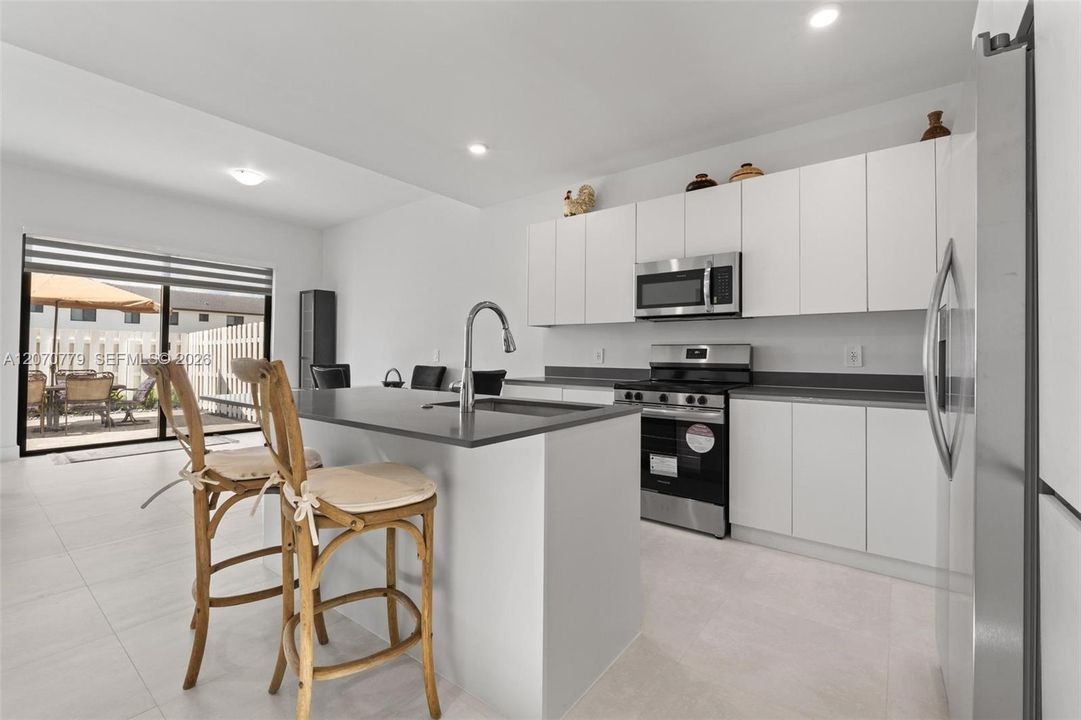For Rent: $3,000 (4 beds, 3 baths, 0 Square Feet)