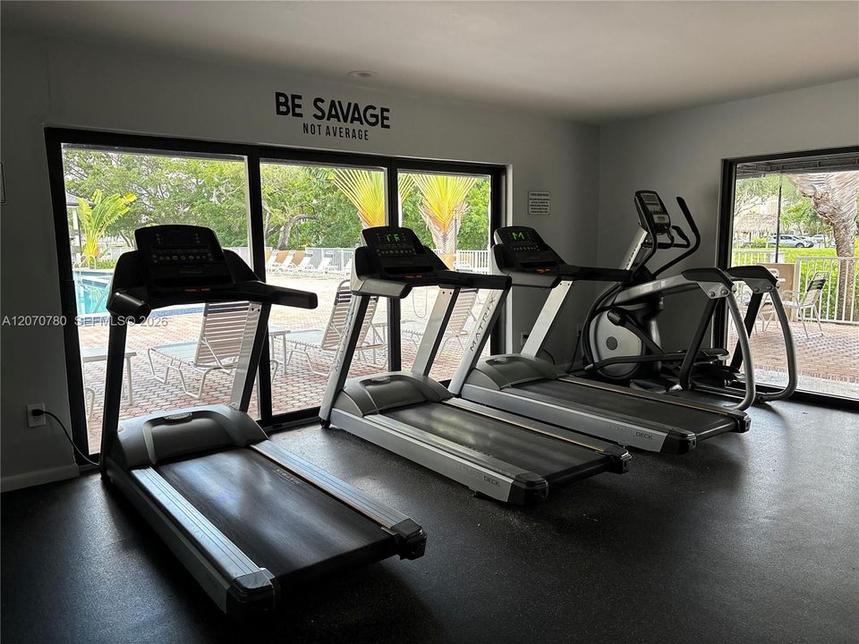 For Rent: $1,850 (1 beds, 1 baths, 809 Square Feet)