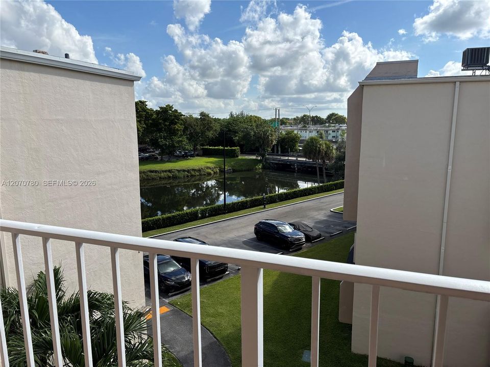 For Rent: $1,850 (1 beds, 1 baths, 809 Square Feet)
