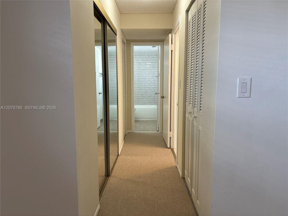 For Rent: $1,850 (1 beds, 1 baths, 809 Square Feet)