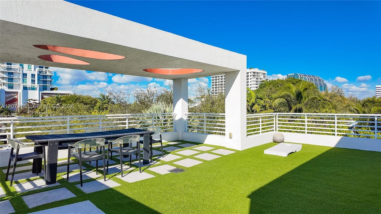 For Rent: $12,500 (3 beds, 3 baths, 2236 Square Feet)