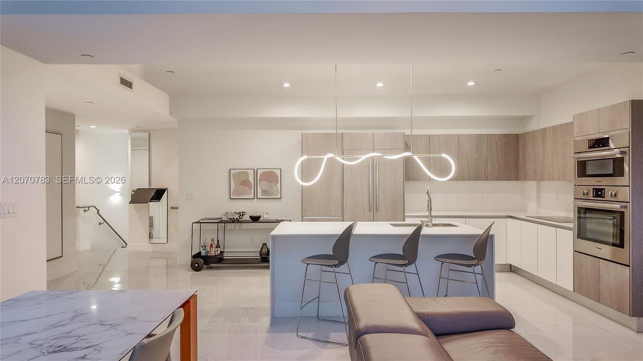 For Rent: $12,500 (3 beds, 3 baths, 2236 Square Feet)