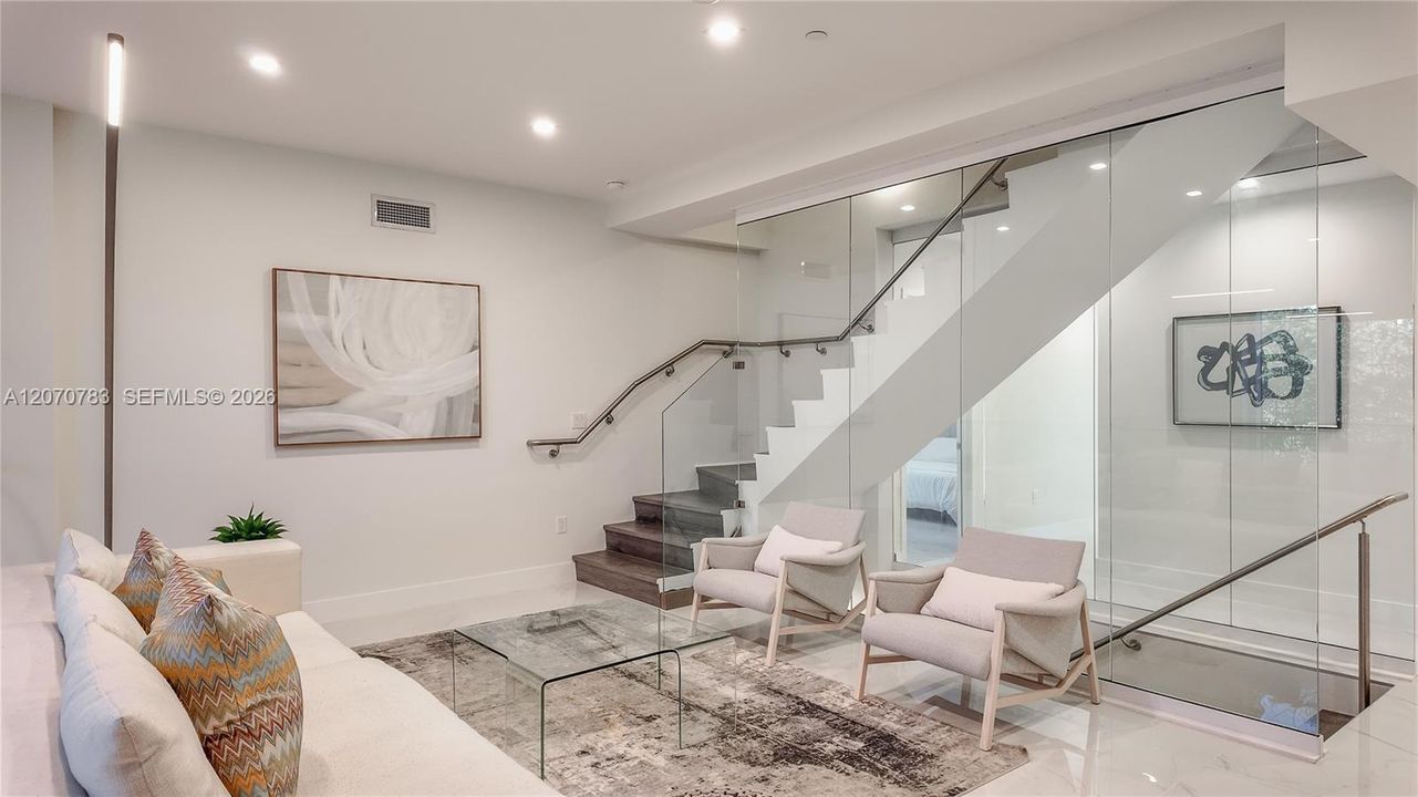 For Rent: $12,500 (3 beds, 3 baths, 2236 Square Feet)