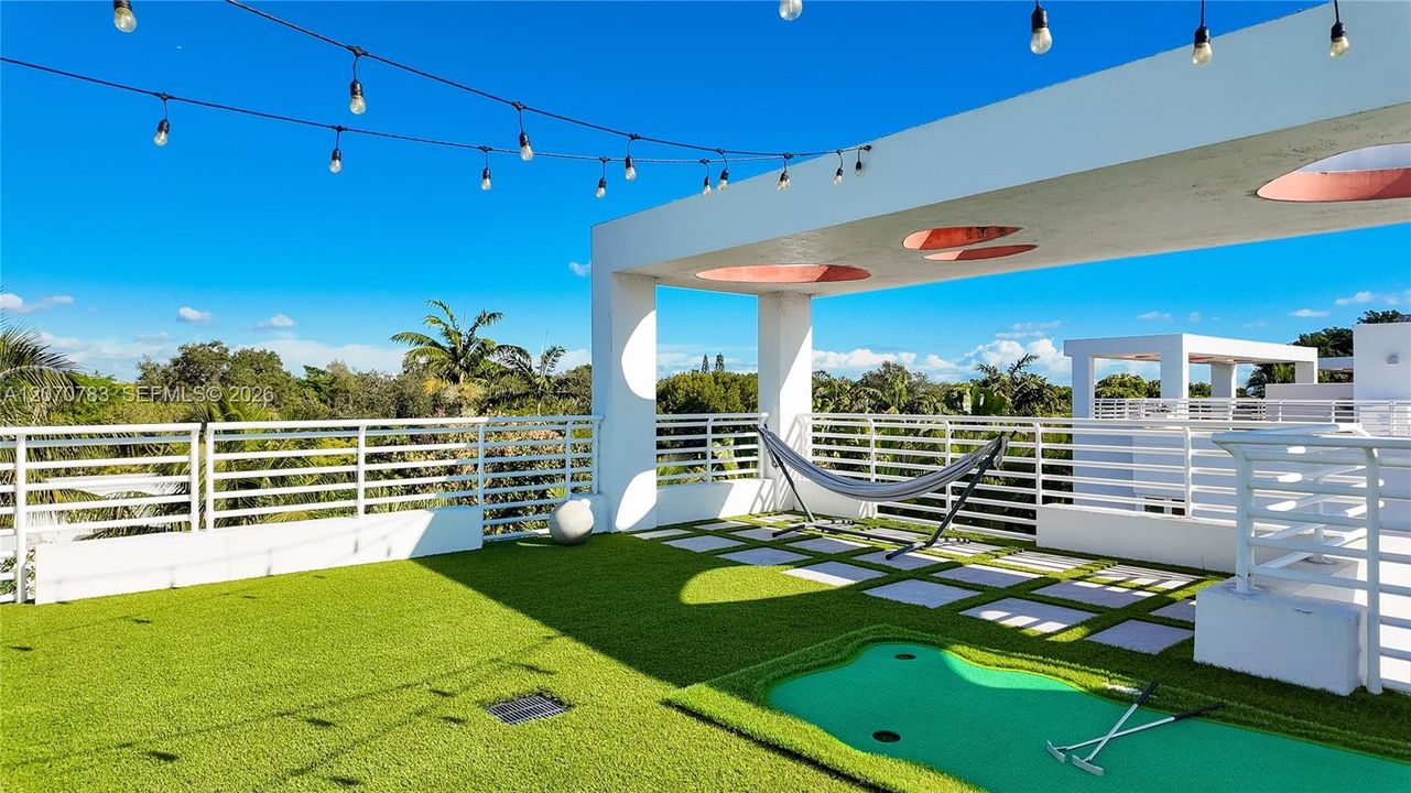 For Rent: $12,500 (3 beds, 3 baths, 2236 Square Feet)