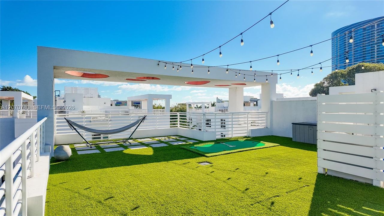For Rent: $12,500 (3 beds, 3 baths, 2236 Square Feet)