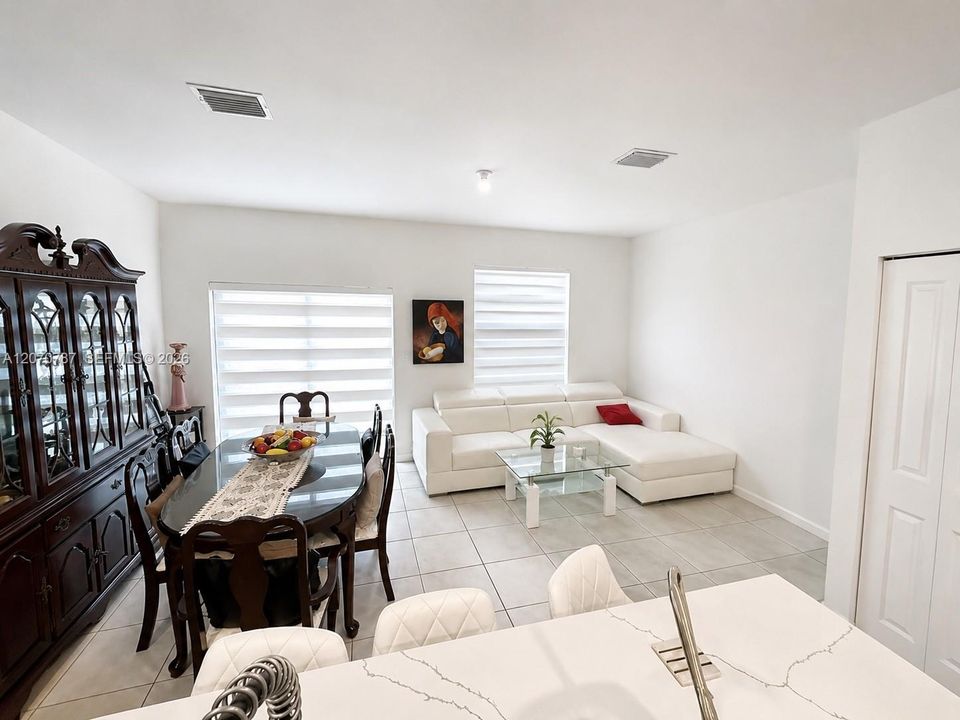 For Sale: $480,000 (3 beds, 2 baths, 1520 Square Feet)
