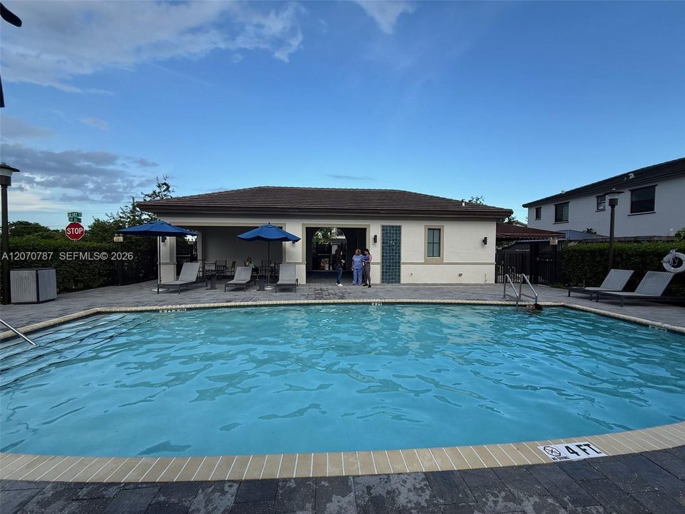 For Sale: $480,000 (3 beds, 2 baths, 1520 Square Feet)